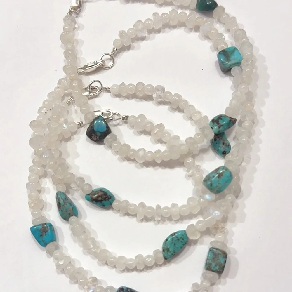 Elegant Turquoise and White Moonstone Beaded Bracelet!